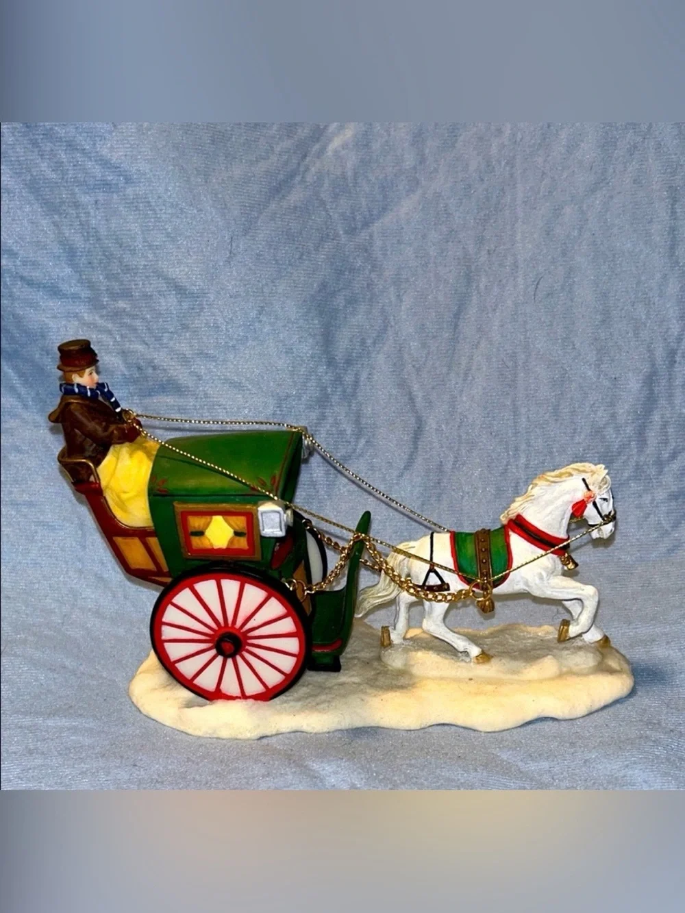 Resin Christmas O' Well One Horse Sleigh Carriage Gold Chains No Box